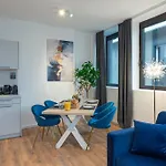 Appartamento Stilvoll & Zentral In Der Innenstadt, Nahe Hauptbahnhof Und Limbecker Platz, Helle Und Grosszuegige Raeume, Voll Ausgestattete Kueche *