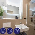 아파트 Stilvoll & Zentral In Der Innenstadt, Nahe Hauptbahnhof Und Limbecker Platz, Helle Und Grosszuegige Raeume, Voll Ausgestattete Kueche *