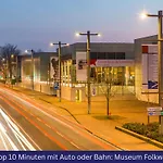 Stilvoll & Zentral In Der Innenstadt, Nahe Hauptbahnhof Und Limbecker Platz, Helle Und Grosszuegige Raeume, Voll Ausgestattete Kueche