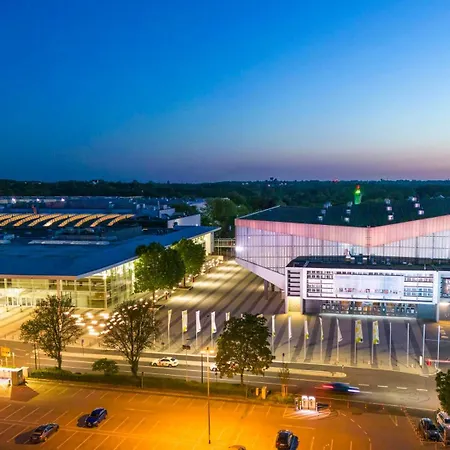 Stilvoll & Zentral In Der Innenstadt, Nahe Hauptbahnhof Und Limbecker Platz, Helle Und Grosszuegige Raeume, Voll Ausgestattete Kueche * إسن