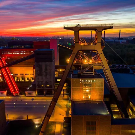 Stilvoll & Zentral In Der Innenstadt, Nahe Hauptbahnhof Und Limbecker Platz, Helle Und Grosszuegige Raeume, Voll Ausgestattete Kueche