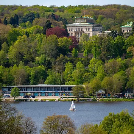 Stilvoll & Zentral In Der Innenstadt, Nahe Hauptbahnhof Und Limbecker Platz, Helle Und Grosszuegige Raeume, Voll Ausgestattete Kueche Essen