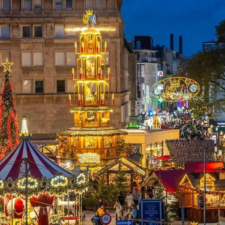 Stilvoll & Zentral In Der Innenstadt, Nahe Hauptbahnhof Und Limbecker Platz, Helle Und Grosszuegige Raeume, Voll Ausgestattete Kueche * إسن