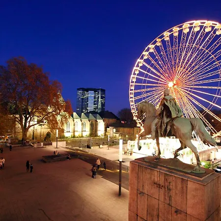 Stilvoll & Zentral In Der Innenstadt, Nahe Hauptbahnhof Und Limbecker Platz, Helle Und Grosszuegige Raeume, Voll Ausgestattete Kueche Apartment Essen