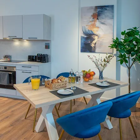 Stilvoll & Zentral In Der Innenstadt, Nahe Hauptbahnhof Und Limbecker Platz, Helle Und Grosszuegige Raeume, Voll Ausgestattete Kueche Apartmán *