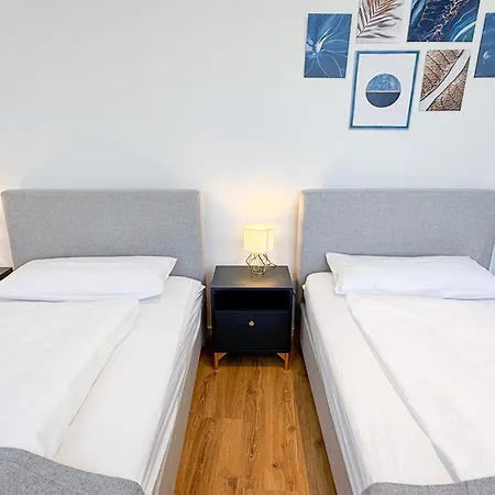 Stilvoll & Zentral In Der Innenstadt, Nahe Hauptbahnhof Und Limbecker Platz, Helle Und Grosszuegige Raeume, Voll Ausgestattete Kueche * إسن