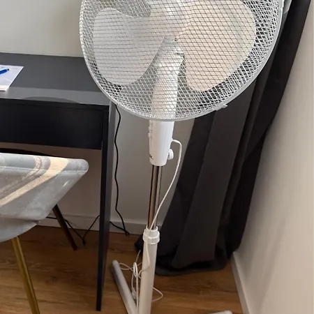 Stilvoll & Zentral In Der Innenstadt, Nahe Hauptbahnhof Und Limbecker Platz, Helle Und Grosszuegige Raeume, Voll Ausgestattete Kueche إسن