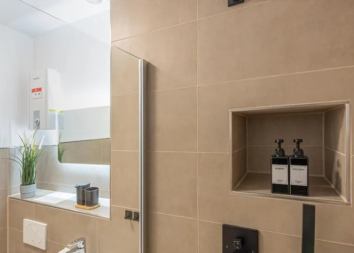 Stilvoll & Zentral In Der Innenstadt, Nahe Hauptbahnhof Und Limbecker Platz, Helle Und Grosszuegige Raeume, Voll Ausgestattete Kueche * Essen