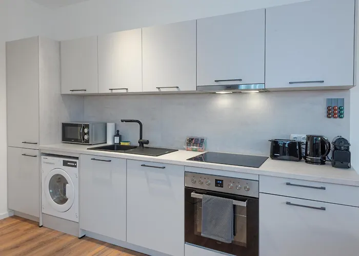 Stilvoll & Zentral In Der Innenstadt, Nahe Hauptbahnhof Und Limbecker Platz, Helle Und Grosszuegige Raeume, Voll Ausgestattete Kueche Apartament