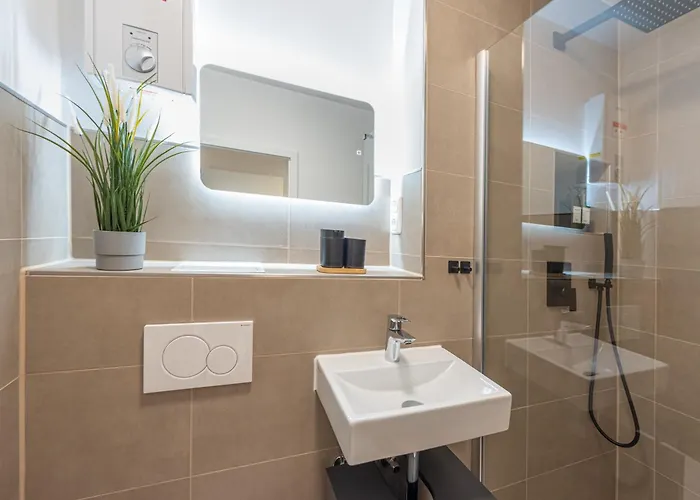 Apartament Stilvoll & Zentral In Der Innenstadt, Nahe Hauptbahnhof Und Limbecker Platz, Helle Und Grosszuegige Raeume, Voll Ausgestattete Kueche