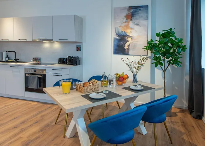 Stilvoll & Zentral In Der Innenstadt, Nahe Hauptbahnhof Und Limbecker Platz, Helle Und Grosszuegige Raeume, Voll Ausgestattete Kueche Apartament *