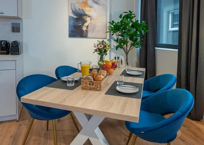 Apartament Stilvoll & Zentral In Der Innenstadt, Nahe Hauptbahnhof Und Limbecker Platz, Helle Und Grosszuegige Raeume, Voll Ausgestattete Kueche *