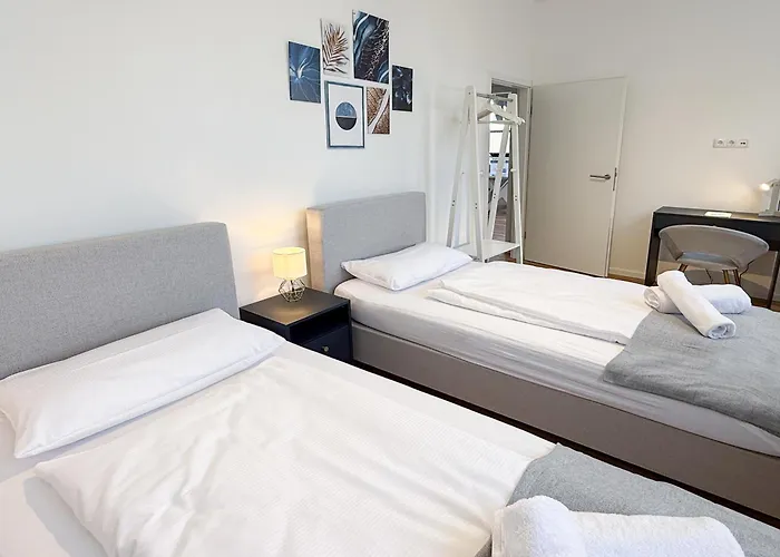 Stilvoll & Zentral In Der Innenstadt, Nahe Hauptbahnhof Und Limbecker Platz, Helle Und Grosszuegige Raeume, Voll Ausgestattete Kueche Apartament *