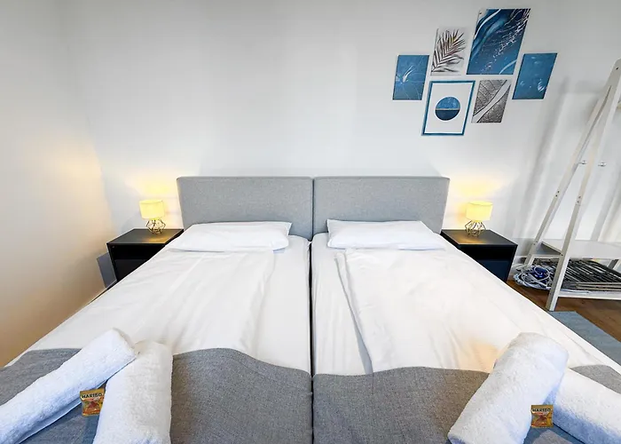 Stilvoll & Zentral In Der Innenstadt, Nahe Hauptbahnhof Und Limbecker Platz, Helle Und Grosszuegige Raeume, Voll Ausgestattete Kueche * Essen